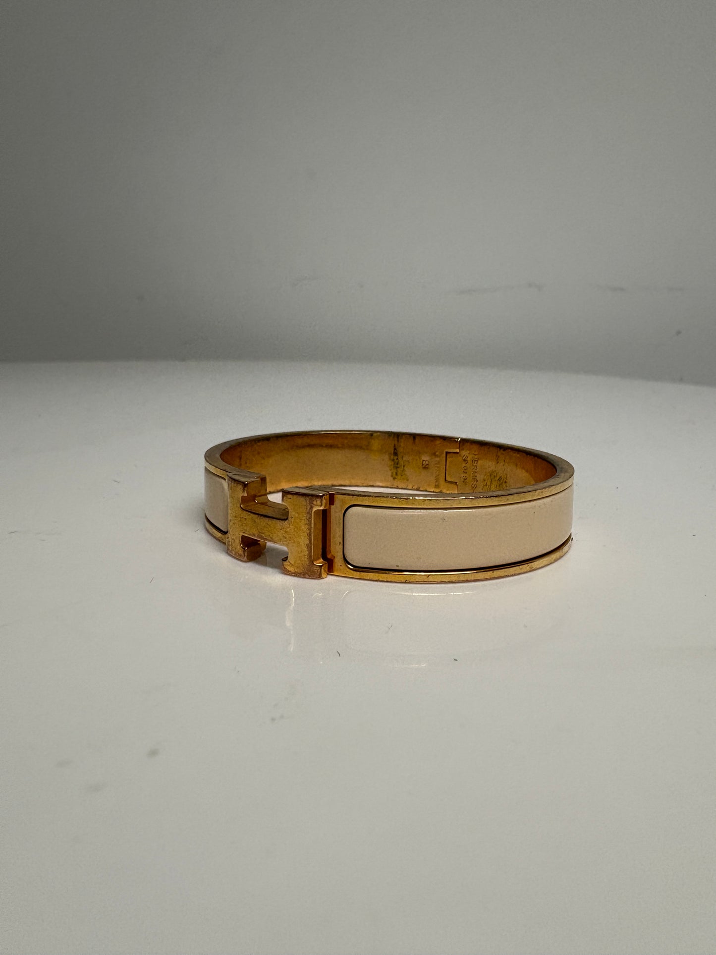 Hermes Small Clic H Bracelet In Gold And Cream