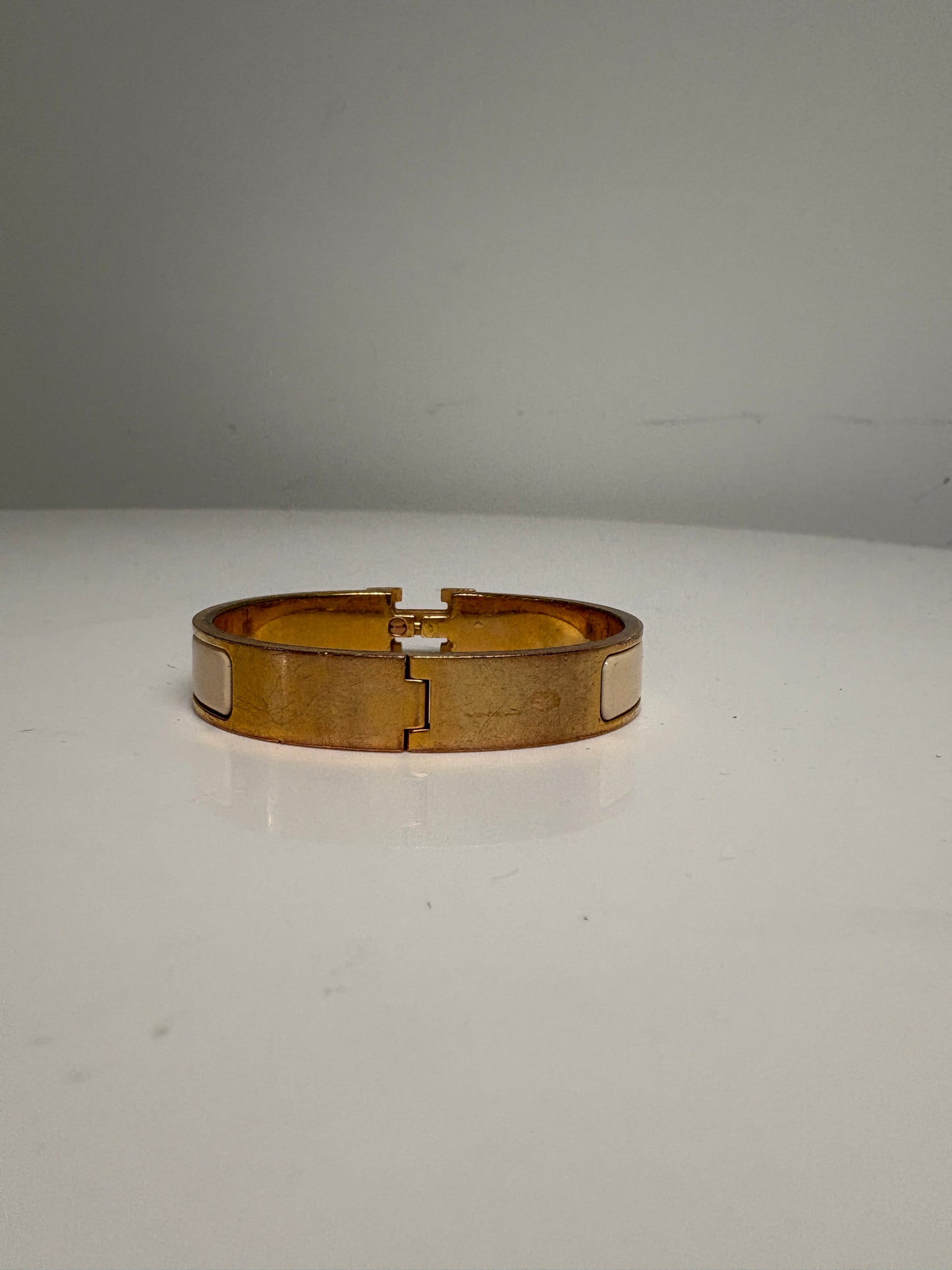 Hermes Small Clic H Bracelet In Gold And Cream