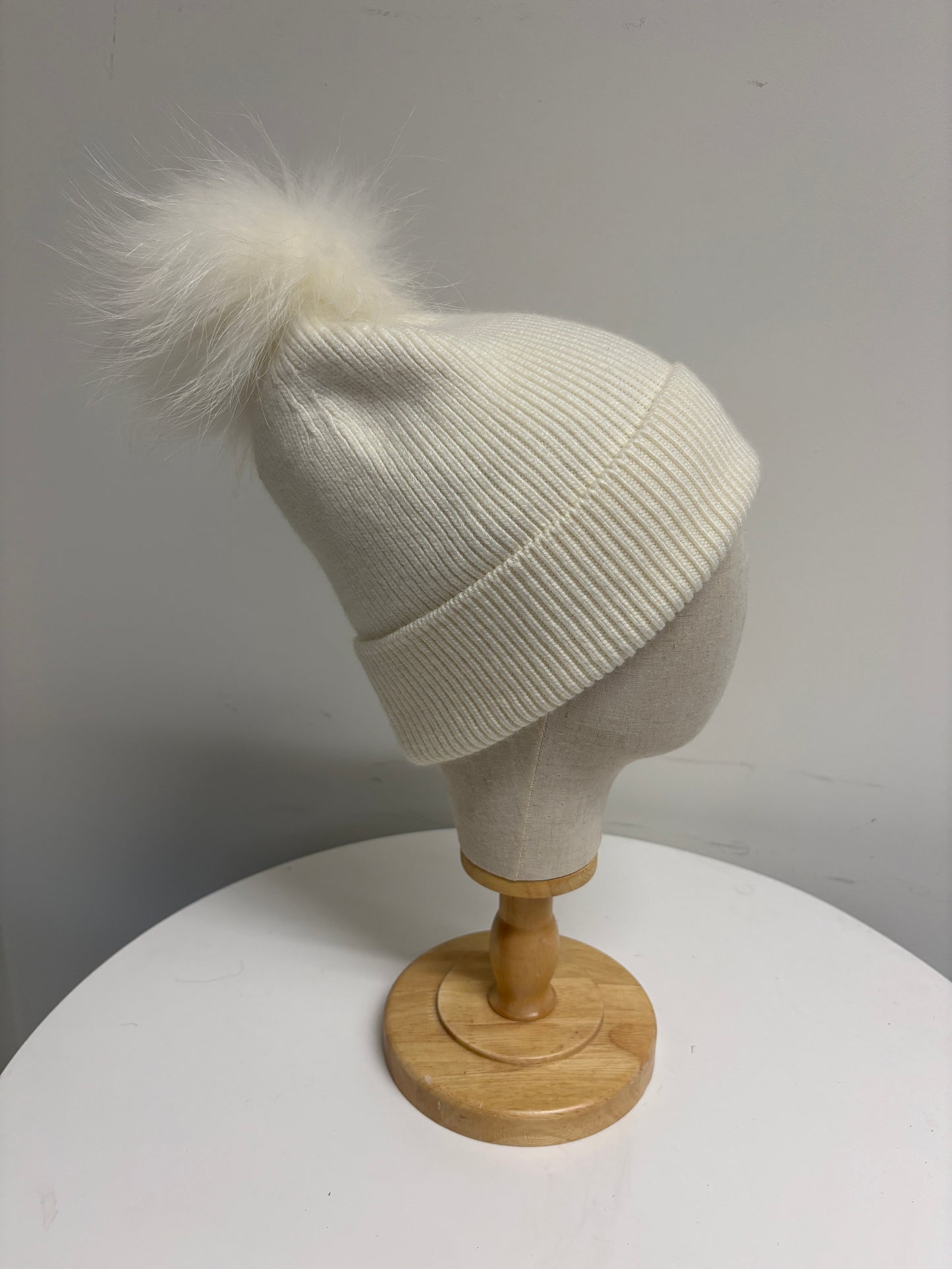 L Cuppini Cream Pom Pom Beanie Hat