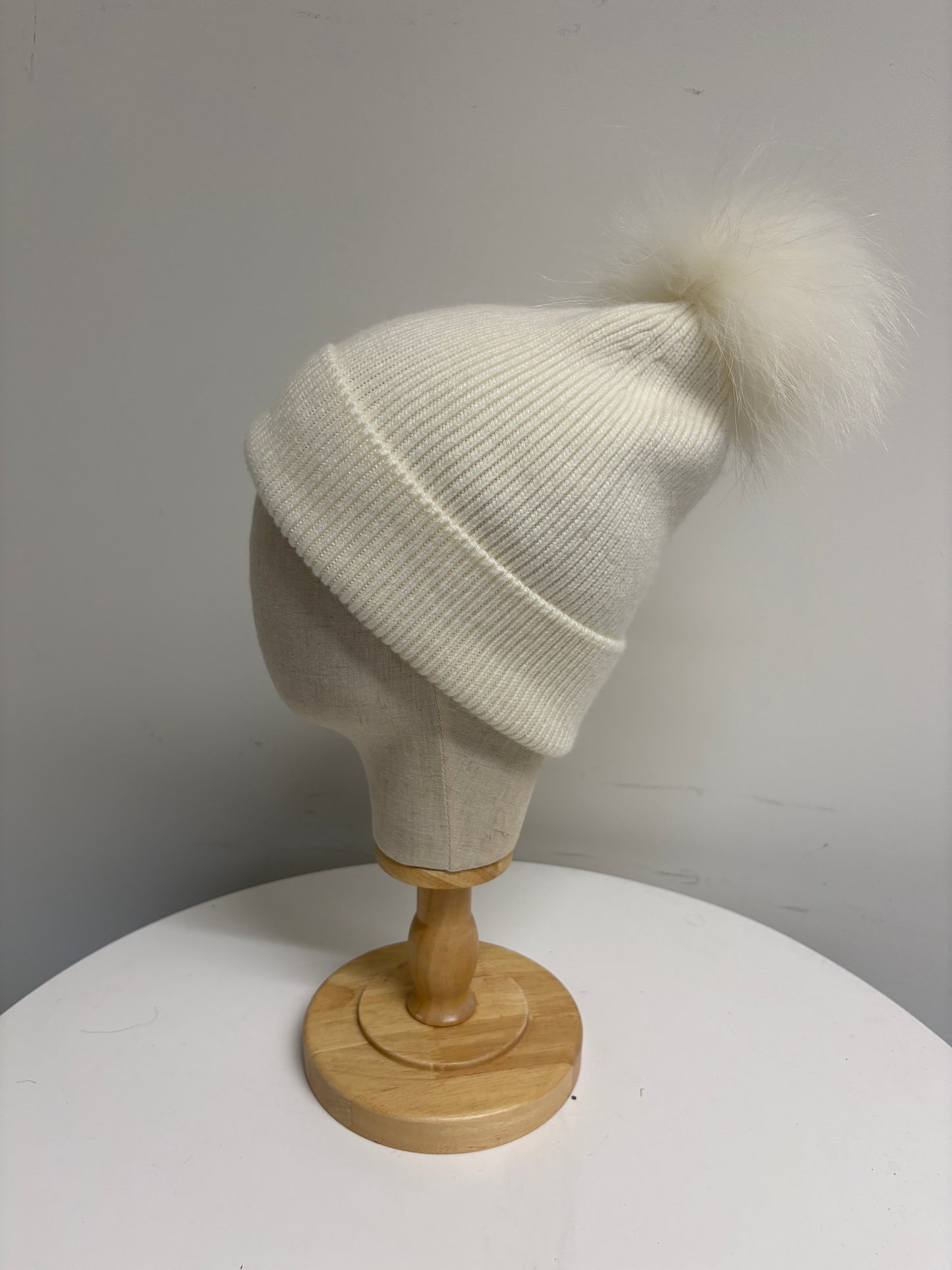 L Cuppini Cream Pom Pom Beanie Hat
