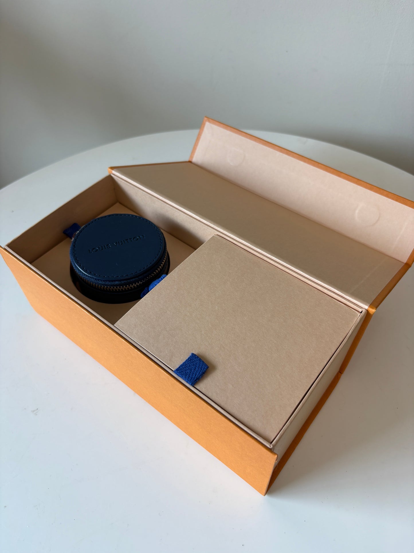 Louis Vuitton Blue Horizon Monogram Airpods And Case