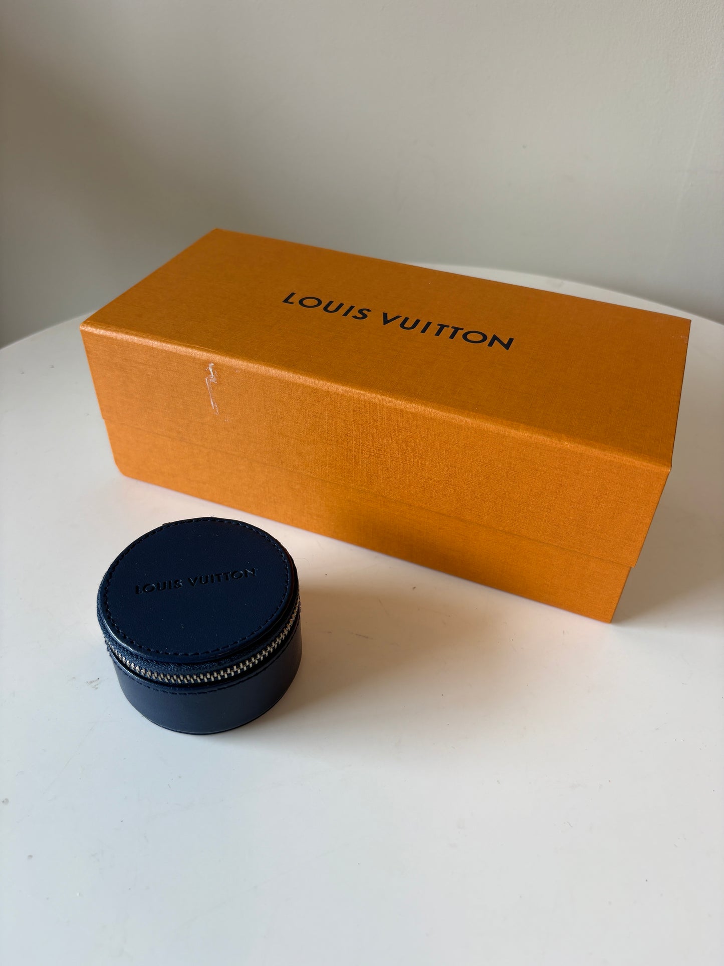 Louis Vuitton Blue Horizon Monogram Airpods And Case