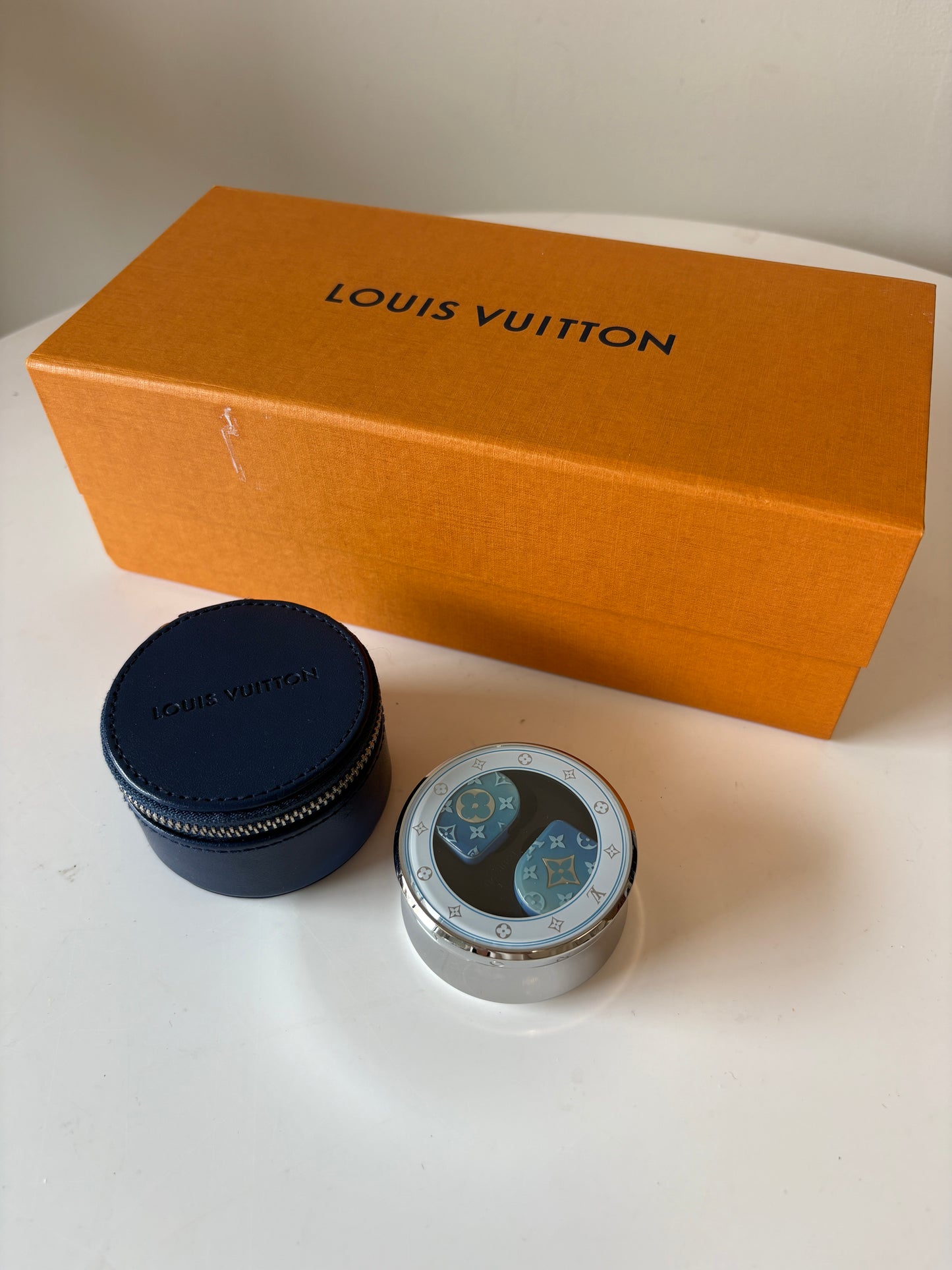 Louis Vuitton Blue Horizon Monogram Airpods And Case