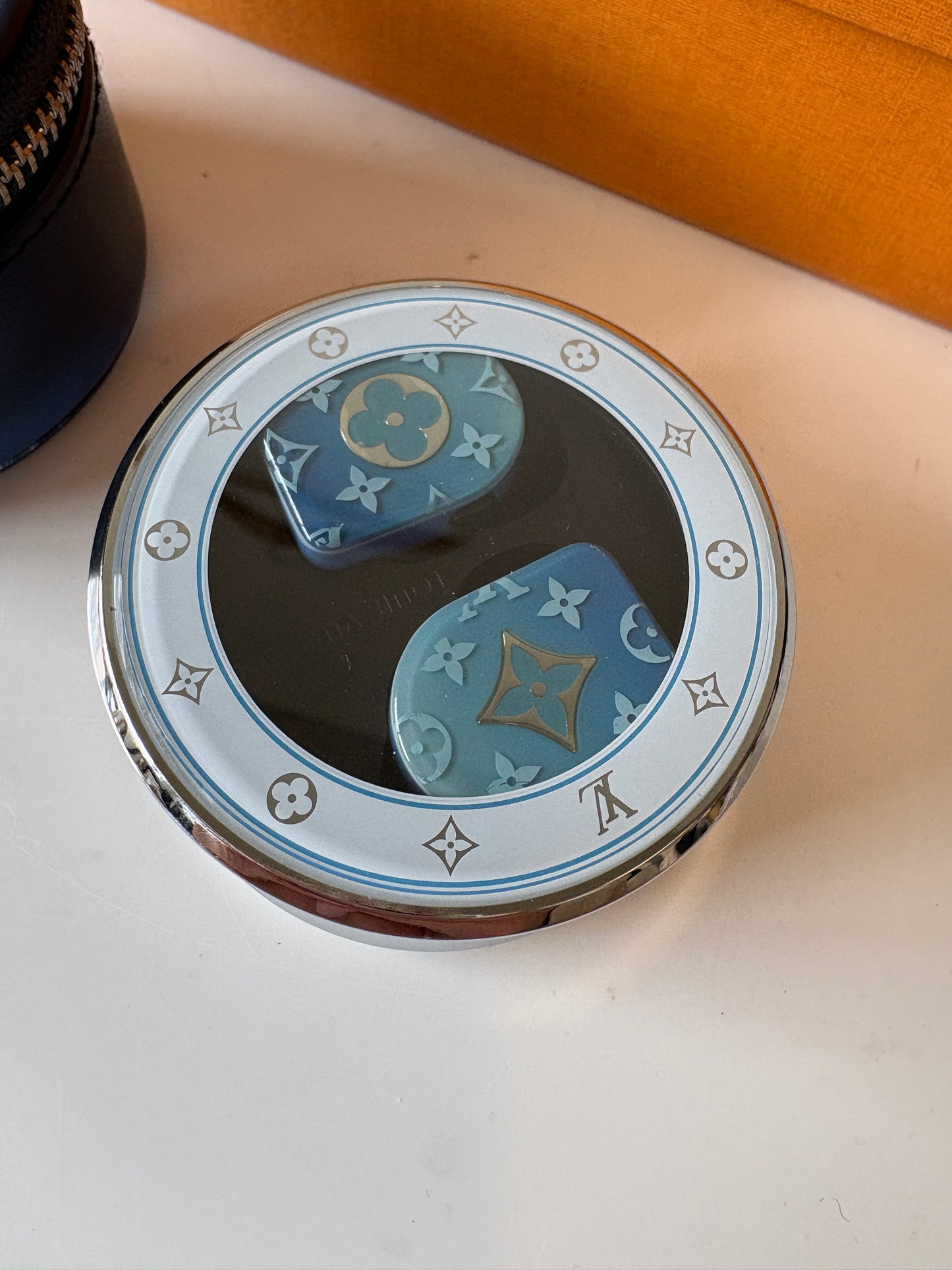 Louis Vuitton Blue Horizon Monogram Airpods And Case