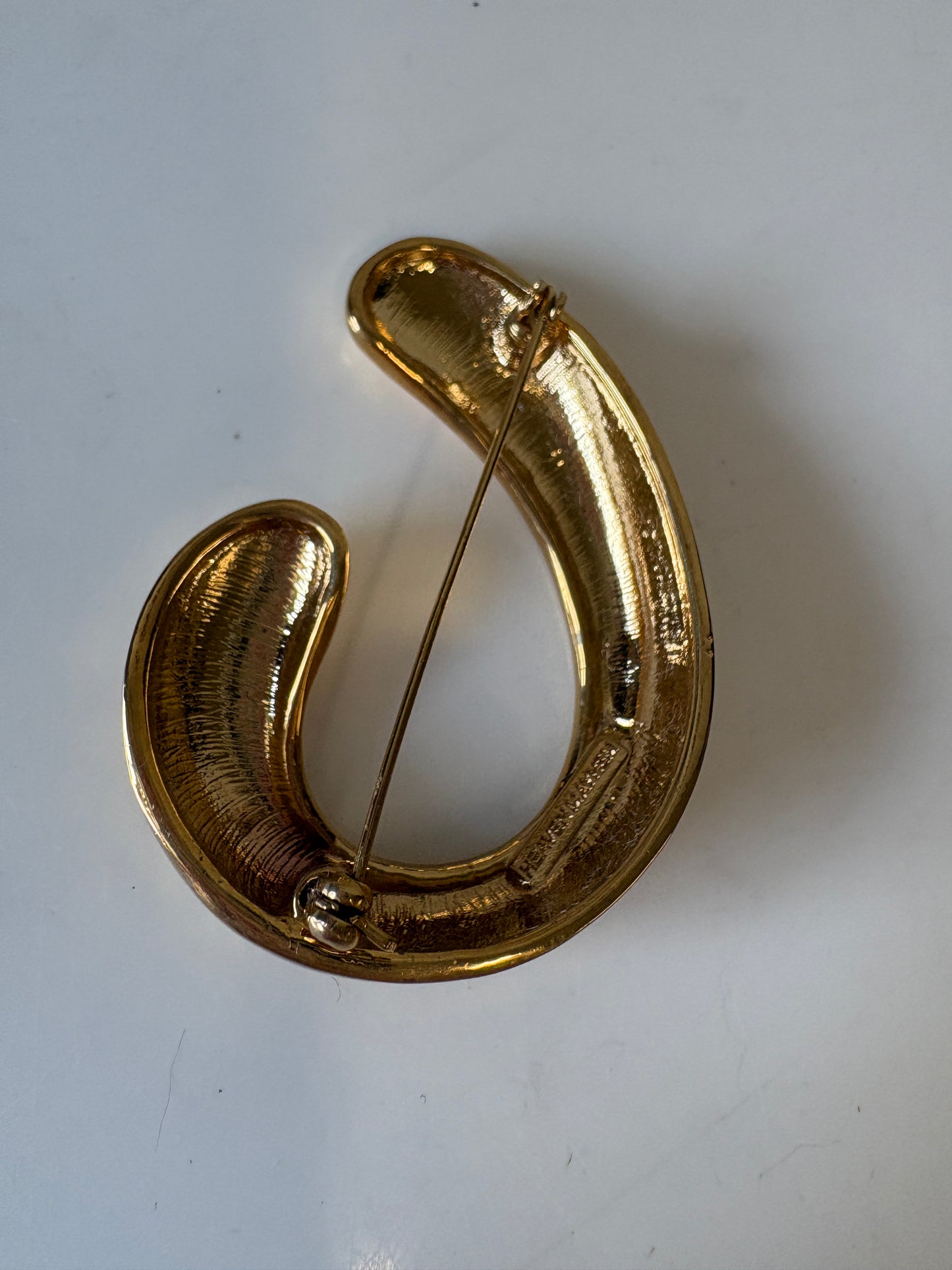 Heaven Mayhem Gold Twist Brooch