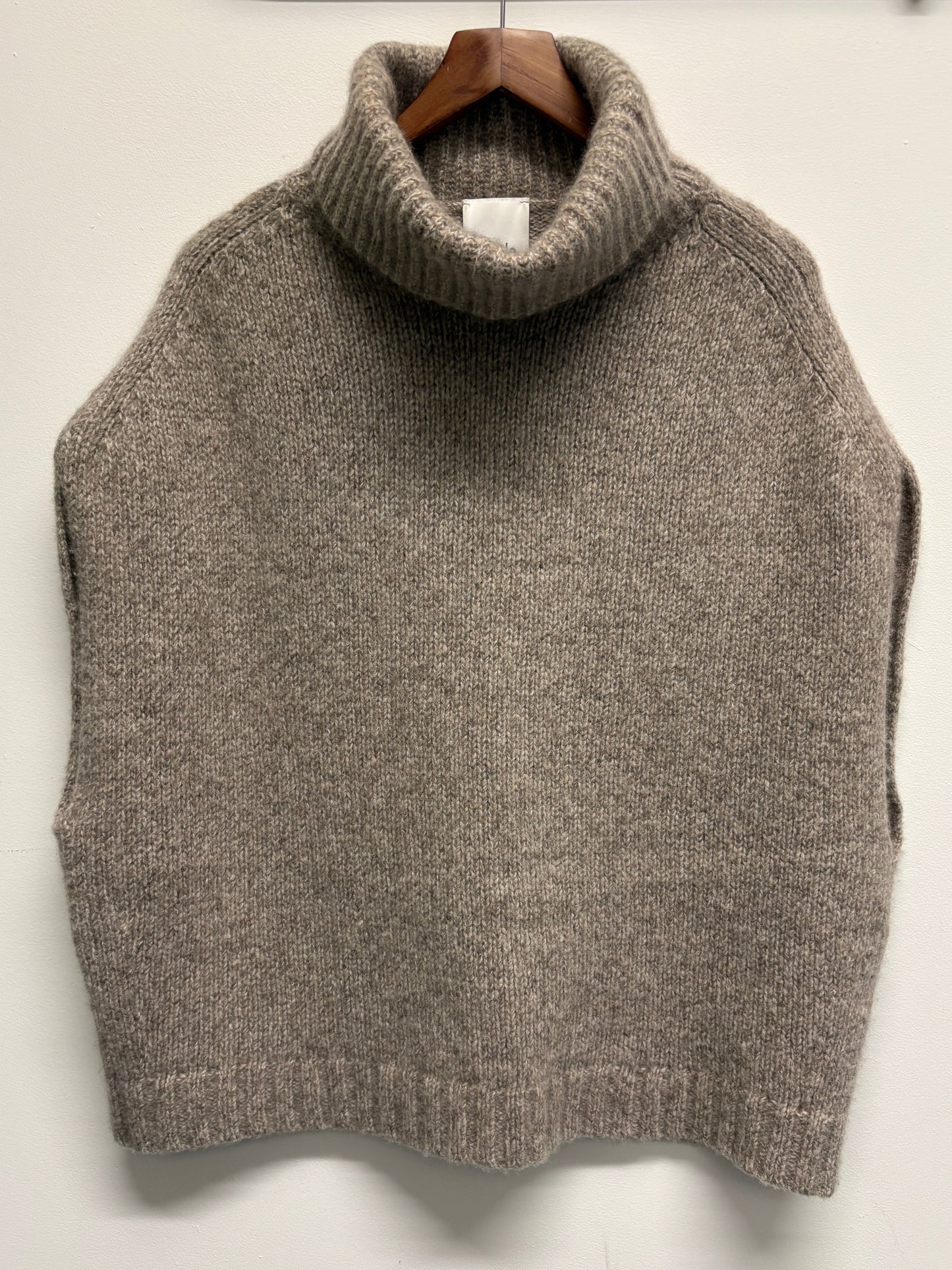 Allude Mushroom Roll-Neck Vest