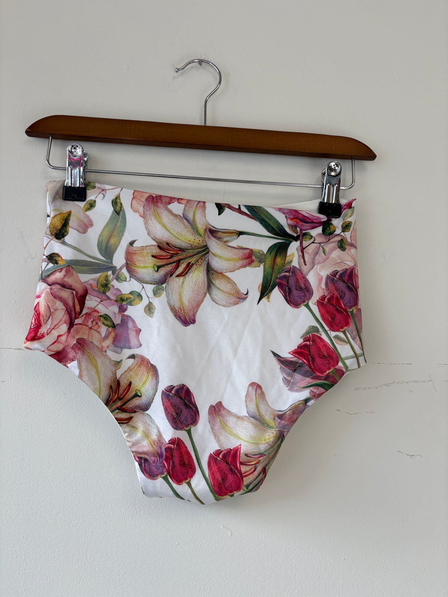 Nur Karaata White Floral Print Bikini