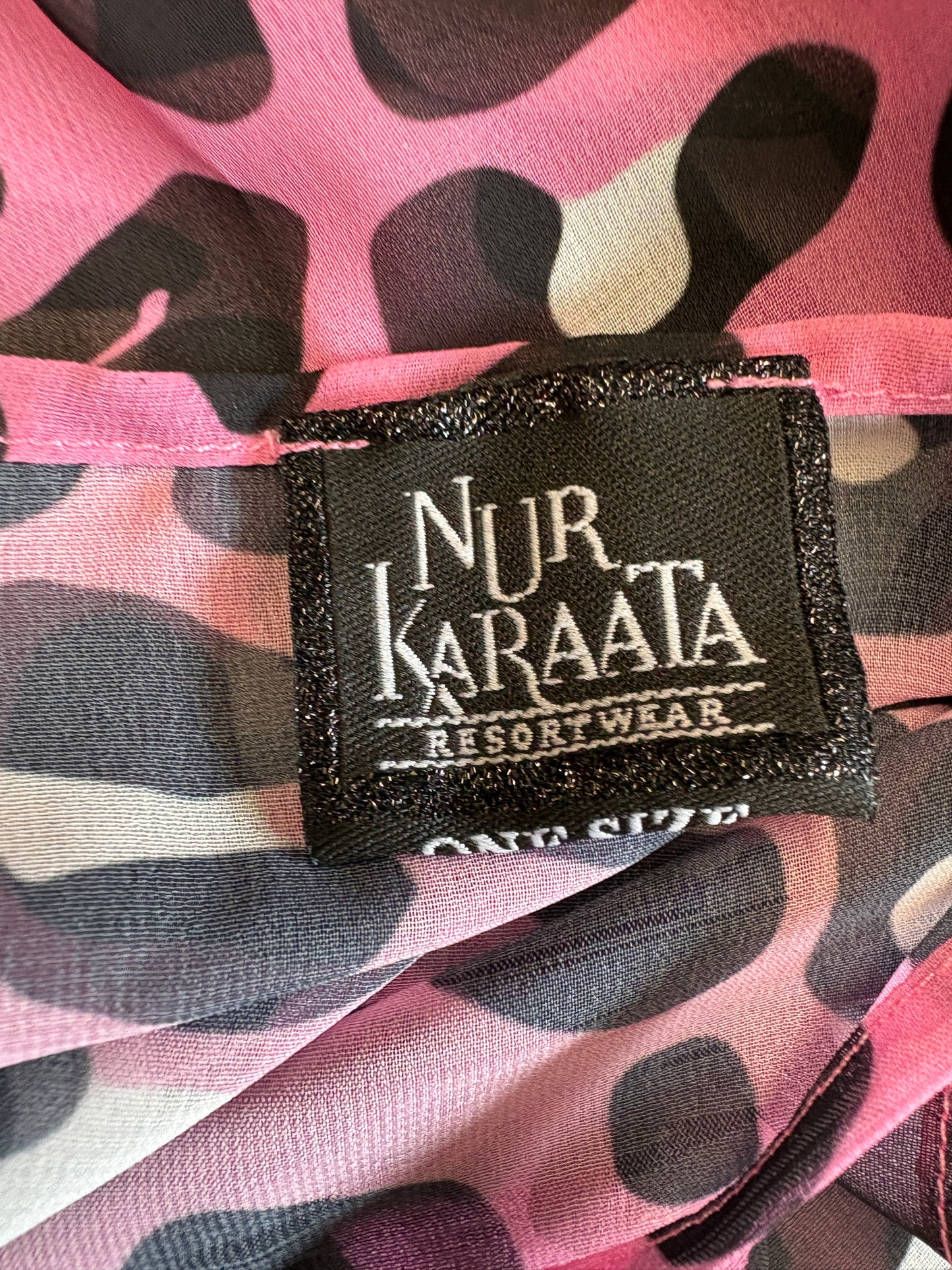 Nur Karaata Pink Leopard Sarong