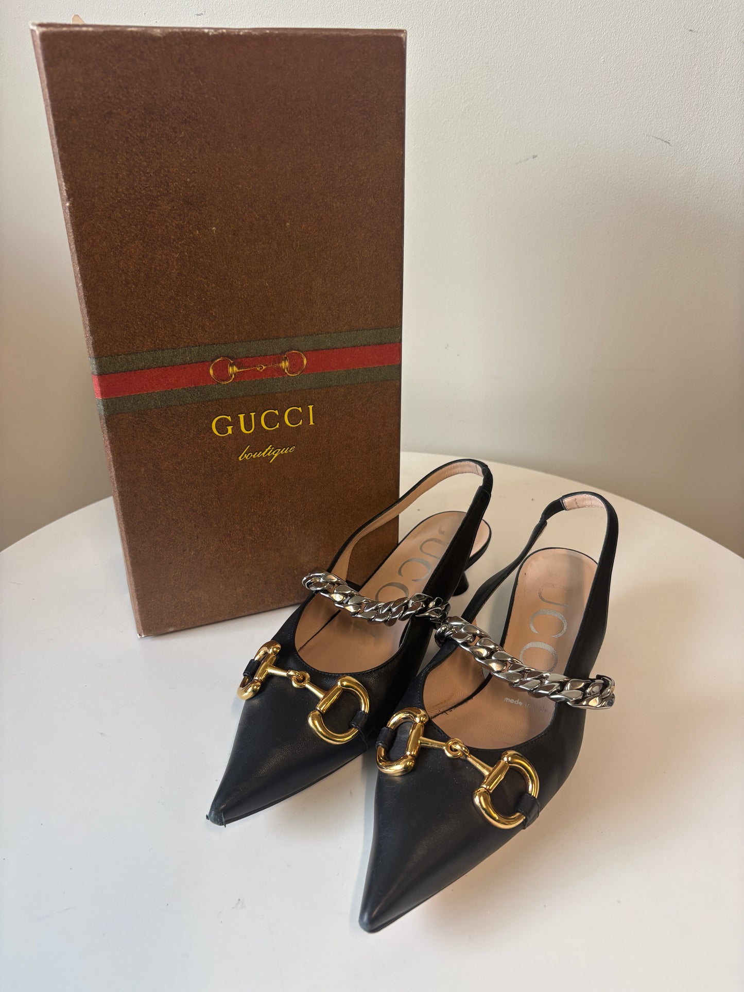 Gucci Black Pointed Kitten Heel Pumps With Horsebit and Chain
