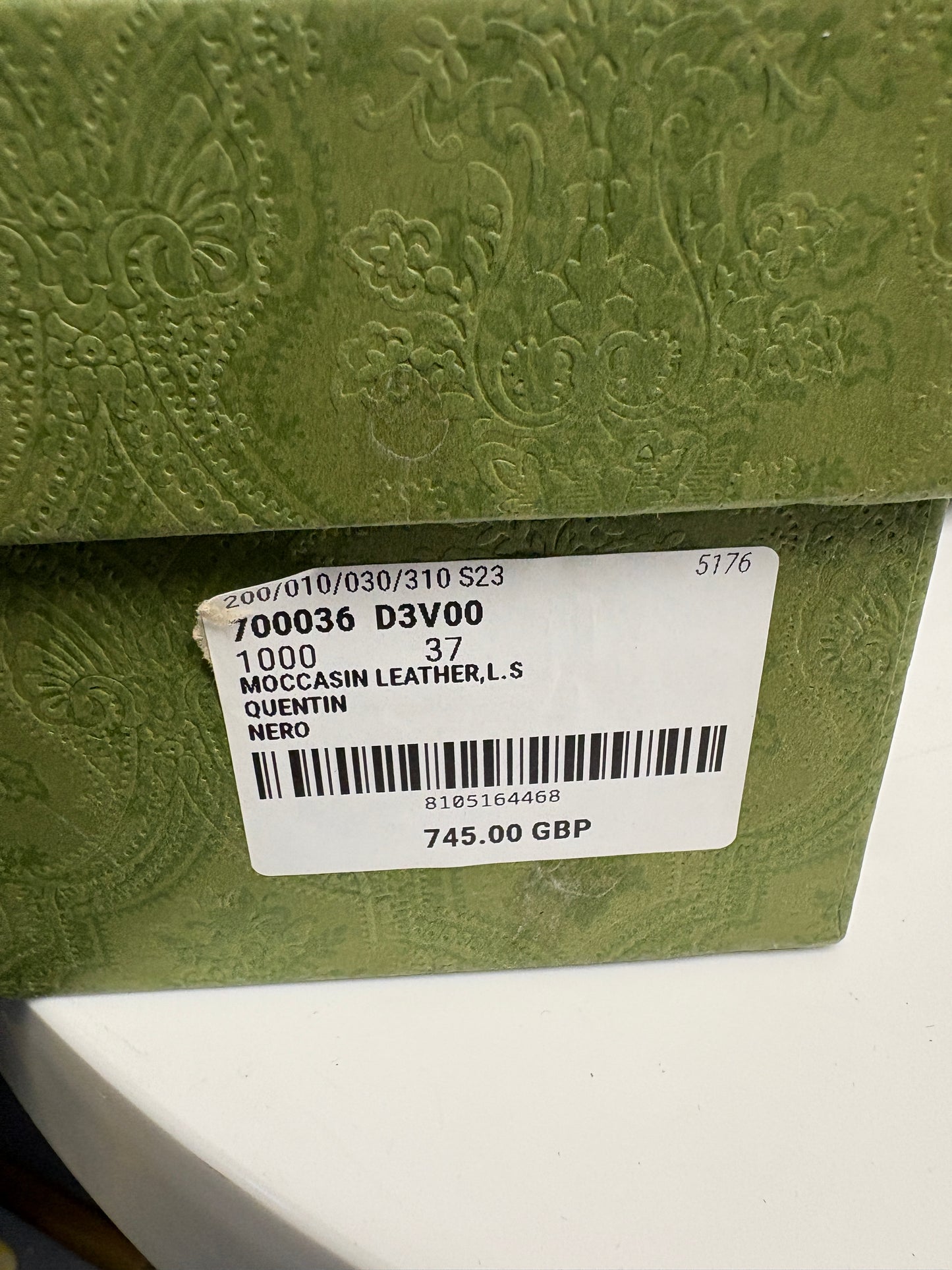 Gucci Black Loafers With Gold Tone Logo