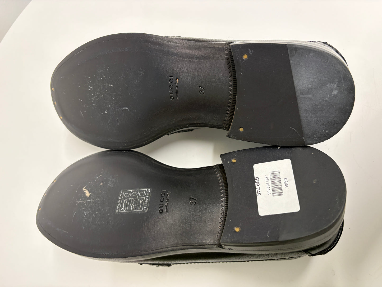 Gucci Black Loafers With Gold Tone Logo