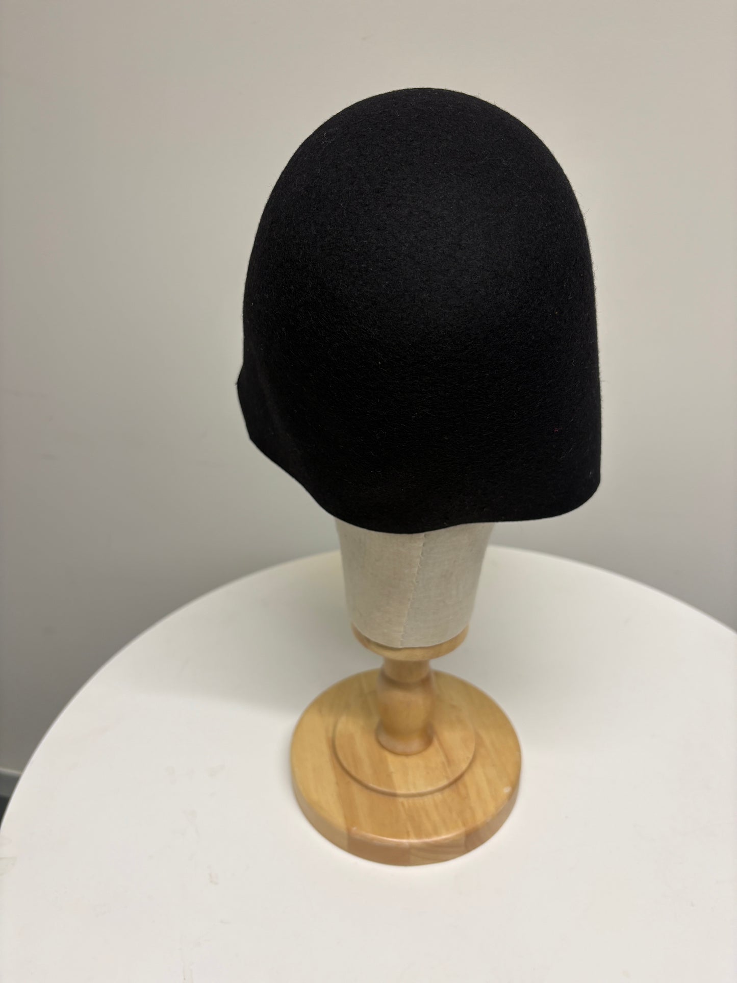 Gucci black shield visor runway hat