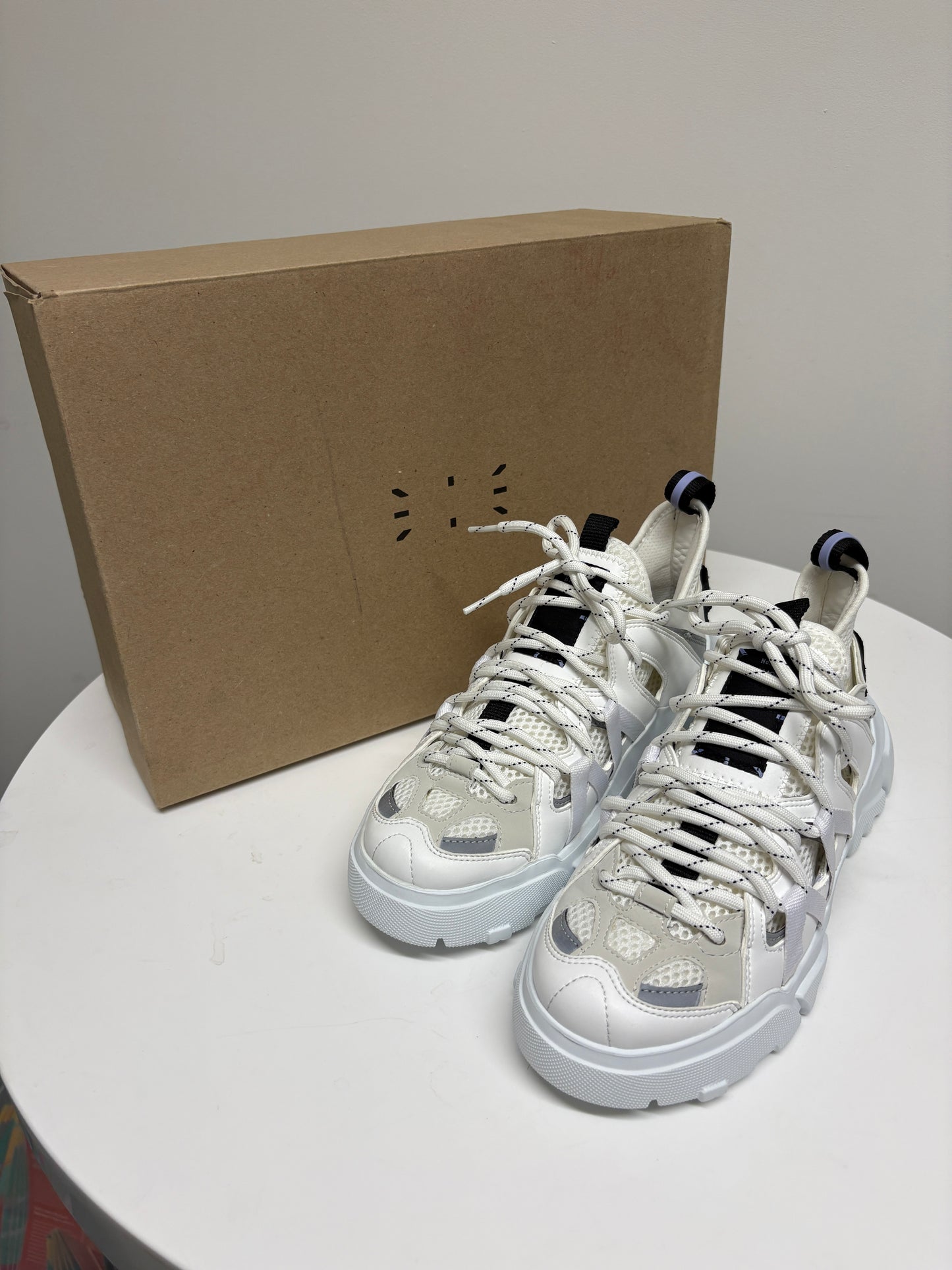 MCQ Orbyt Low-Top Sneakers