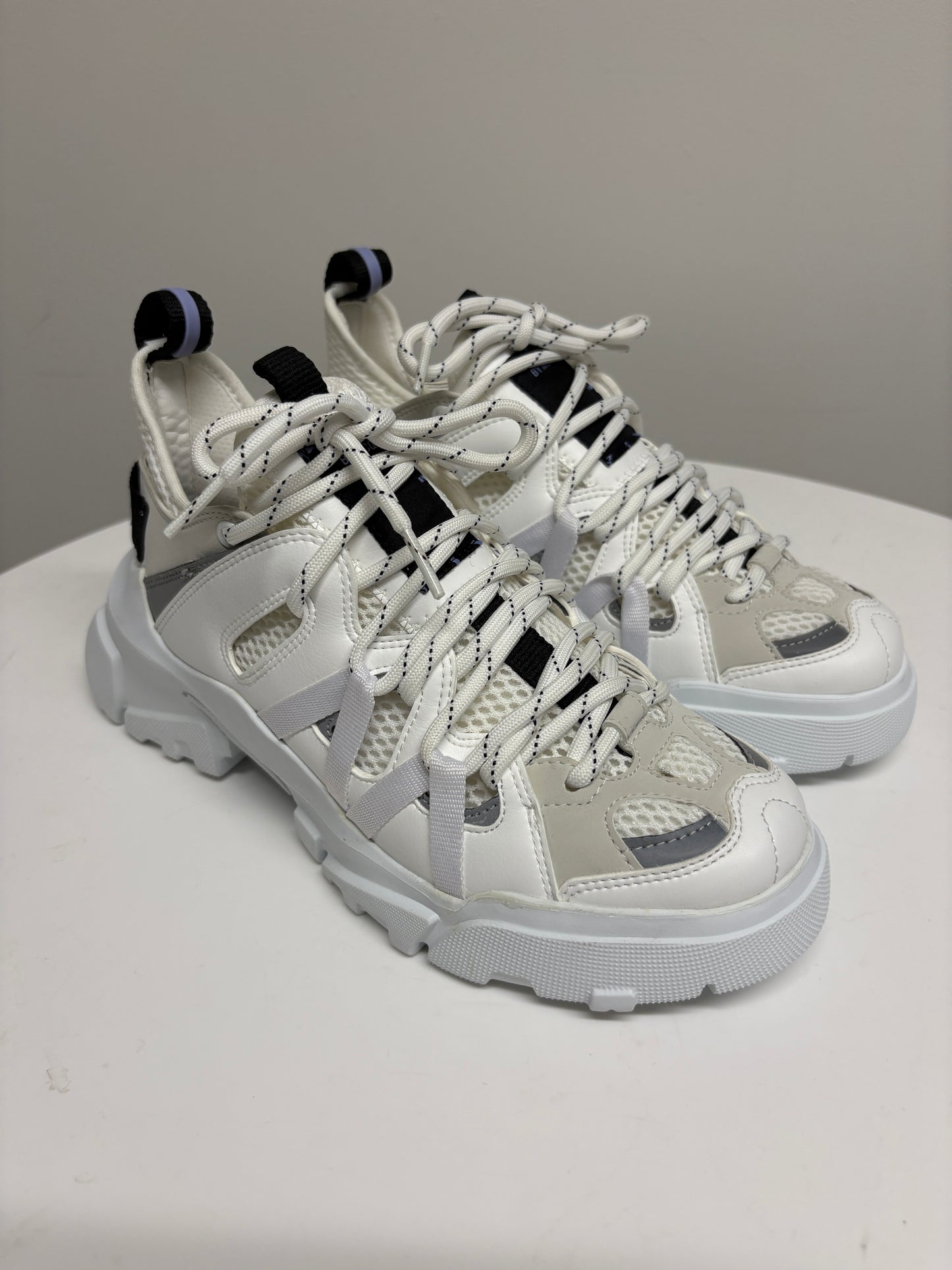 MCQ Orbyt Low-Top Sneakers