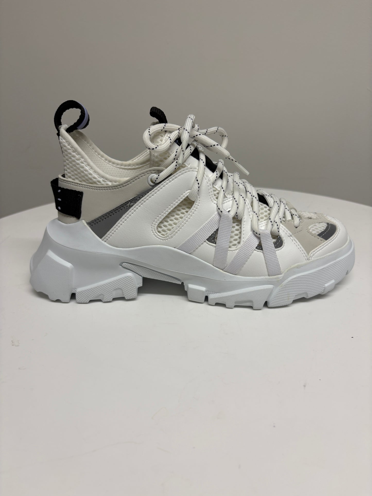 MCQ Orbyt Low-Top Sneakers