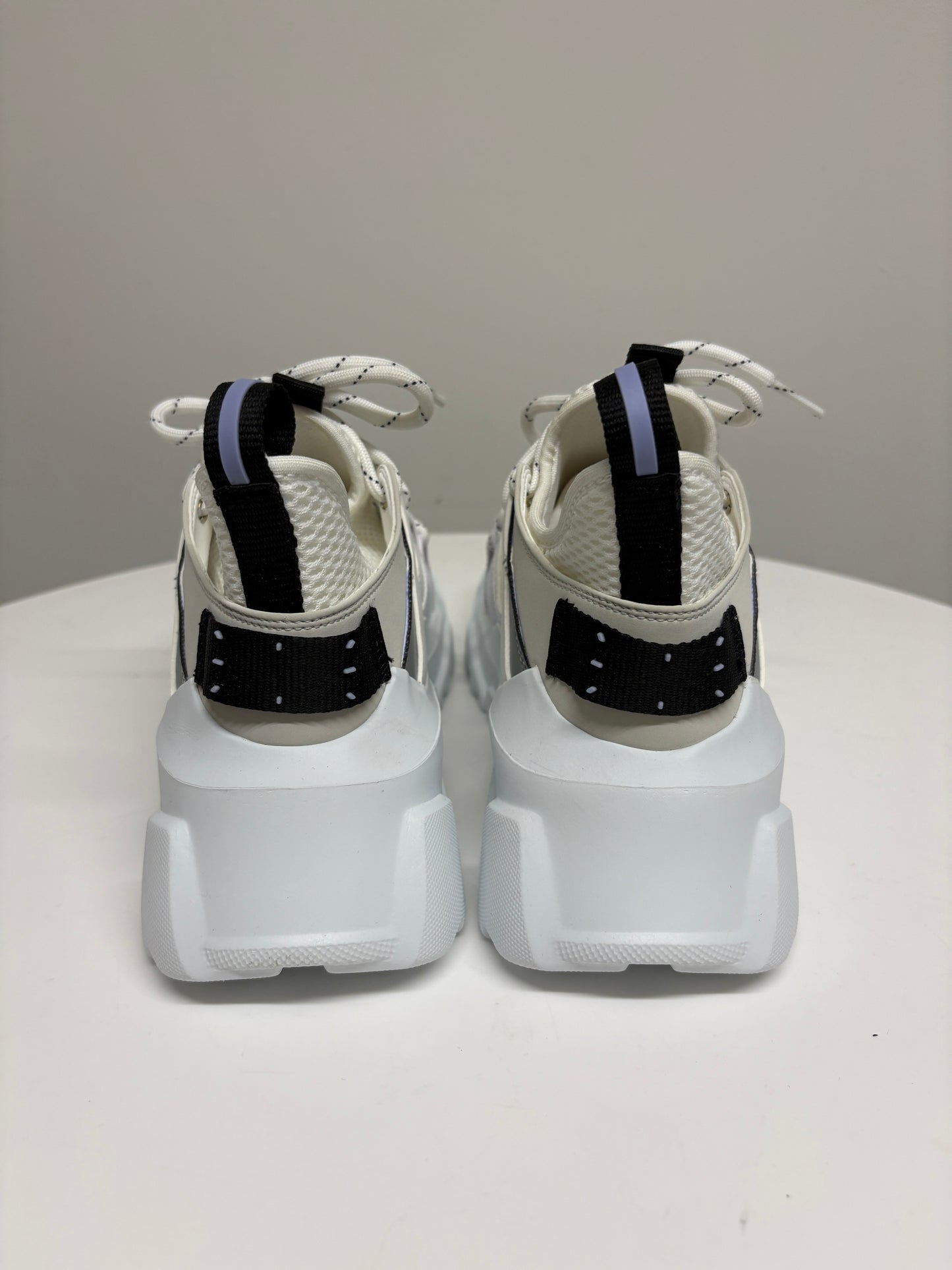 MCQ Orbyt Low-Top Sneakers