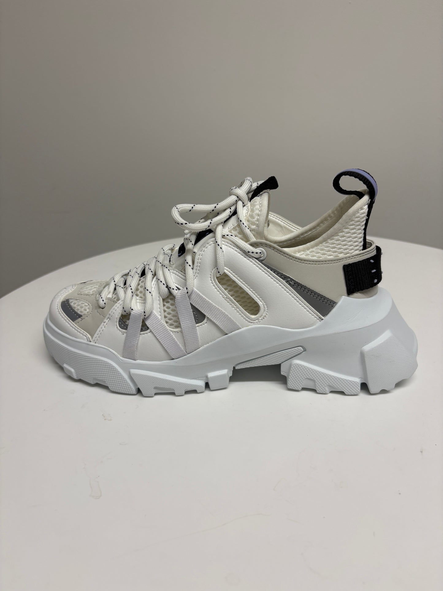 MCQ Orbyt Low-Top Sneakers