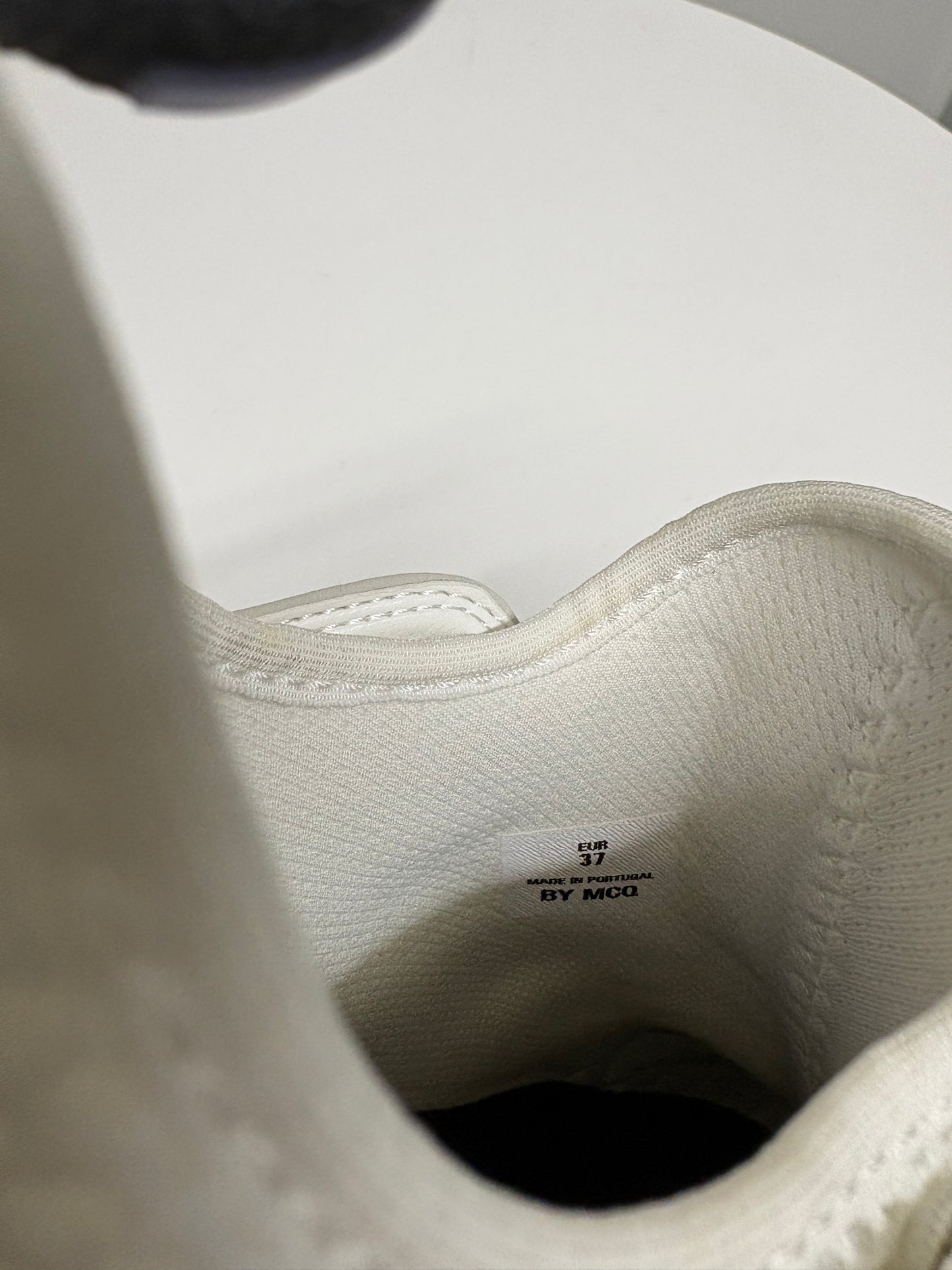 MCQ Orbyt Low-Top Sneakers