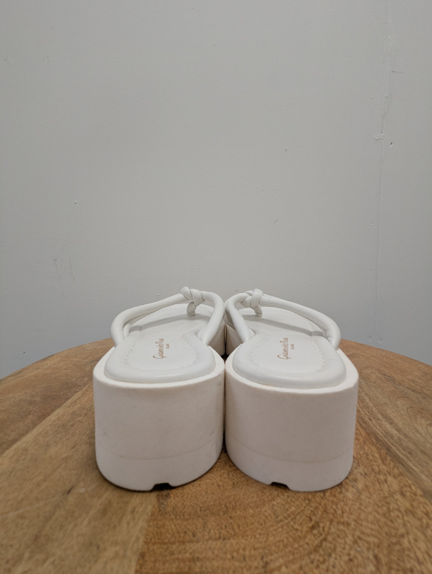 Gianvito Rossi White Leather Platform Flip Flops