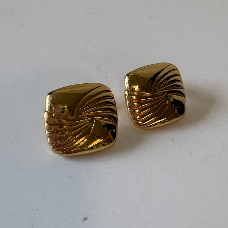 Heaven Mayhem Gold Tabi Earrings