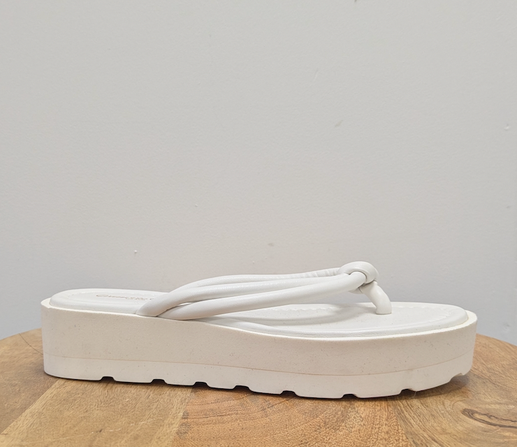 Gianvito Rossi White Leather Platform Flip Flops